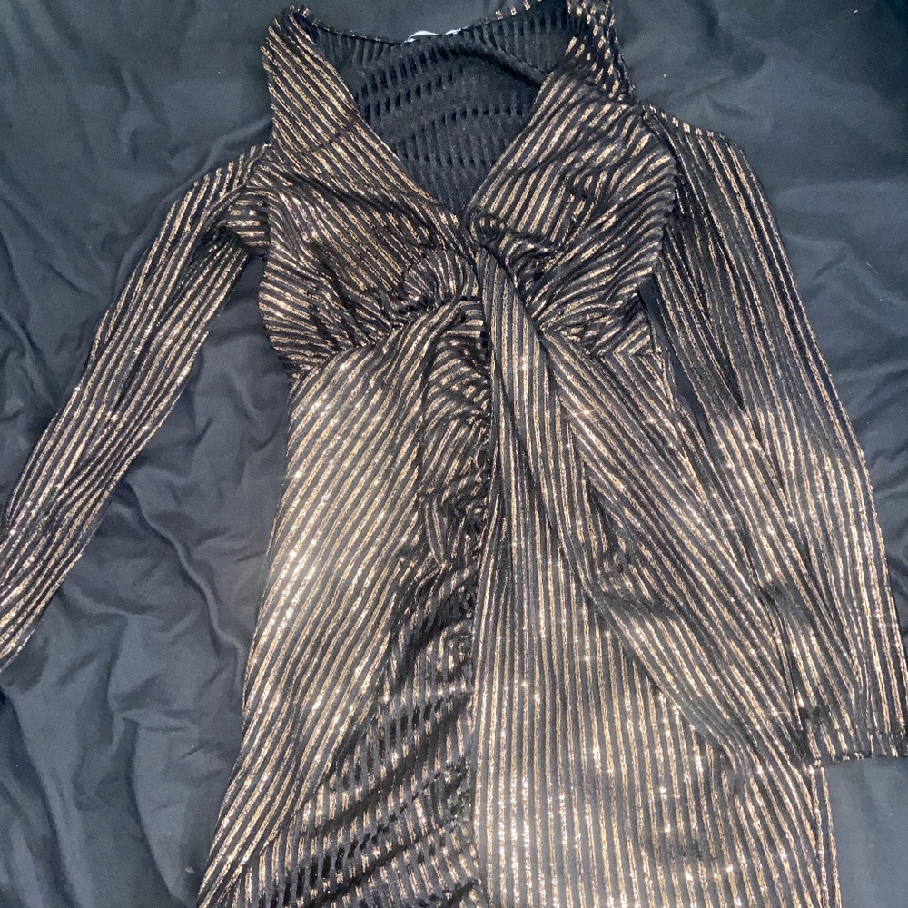 Dresses - Picture 1 of 2